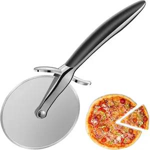 Cortador de Pizza de alta calidad con mango de madera Rueda de rodillo de Pizza Protección de dedos Fácil corte Afilado Inoxidable