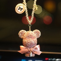 Pièces automobiles Fournitures d'intérieur automobile Rétroviseur Grande tête Ours Cristal Strass Teddy Lucky Bear Smell Pendentifs de voiture