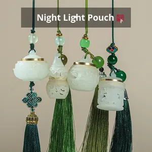 Liontin Gantungan Kunci Ponsel Ukiran Kayu Cendana Hijau Berbentuk Pixiu Terong Berongga dengan Kantong Dupa Cendana - Product Image 1