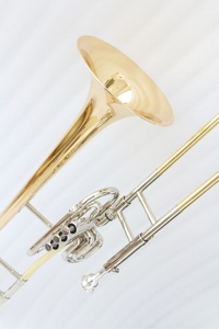 <span class=keywords><strong>Trombone</strong></span> à vent à double usage en <span class=keywords><strong>cuivre</strong></span> doré avec corps en laiton, glissière en cupronickel et pistons à vent, tonalité Bb, produit OEM - Product Image 4
