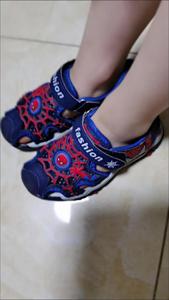 Gran oferta 2024, sandalias de <span class=keywords><strong>playa</strong></span> de verano baratas para niños, nueva moda para niños, zapatos antideslizantes de fondo suave para niños - Product Image 6