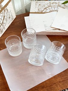 Ensemble de carafe à whisky européenne avec bouchon en verre et verres à vin gravés - Product Image 5
