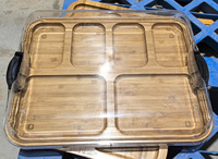 100% Build-A-Board Snijplank Met Compartimenten Doorzichtige Vergrendeling Deksel Bamboe Charcuterie Board Met Deksel Voor Keuken