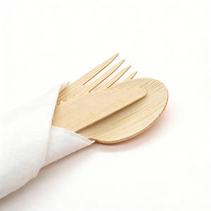 Fabrication de couverts jetables en bambou emballés dans du papier, ensemble couteau-fourchette-cuillère pour la restauration, les plats à emporter et les repas - Product Image 2
