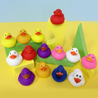 Jouets de bain personnalisés en forme de canard en caoutchouc avec motifs imprimés pour bébés, jouets de baignoire en plastique miniatures en vrac avec logo en vinyle pour enfants