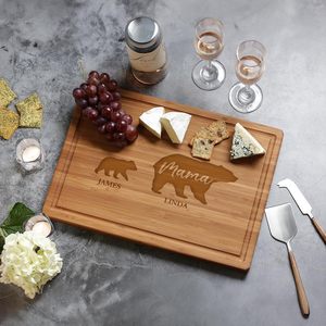 Tabla de Cortar de Bambú Personalizada con Nombres de Niños - Regalo Personalizado para Mamá, Hija, Hijo - Navidad y Día de la Madre - Product Image 4