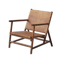 Fauteuil de salon minimaliste en rotin naturel tressé avec structure en bois massif
