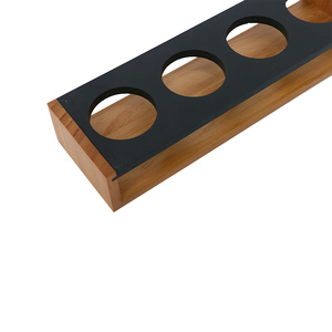 Maßgefertigtes Rustikales Gebranntes 4-Fächer Massivholz-Bier-Flaschentablett aus Kiefernholz mit Kreidetafeln - Product Image 3