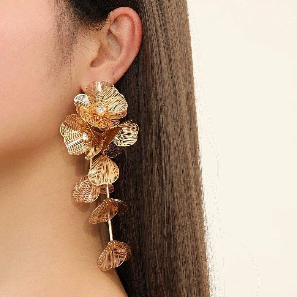 MLER170 European and American Flower Tassels Baroque Long Earrings