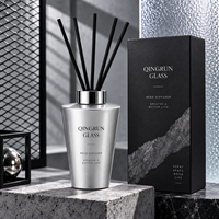 Bouteille diffuseur en verre conique électroplaqué vide en gros avec collier décoratif pour emballage cadeau et décoration de boutique