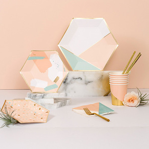 Ensemble de 4 assiettes en papier pour décoration de fête, couleur rose, avec estampage à chaud, vaisselle jetable - Product Image 2