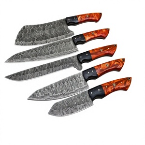 Juego de Cuchillos de Chef de 5 Piezas de Acero de Damasco Hecho a Mano, Mango de Resina Exótica Marrón, Filo Afilado como una Navaja, con Funda de Cuero - Product Image 1