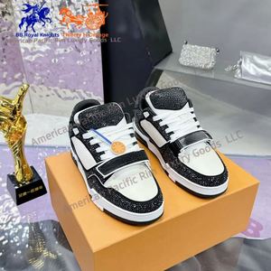 Zapatillas Deportivas de Alta Calidad, Diseño de Lujo, Cuero Genuino, con Cristales y Diamantes, Diseño con Velcro, Estilo Casual para Skateboard - Product Image 5