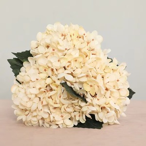 Decoración Nórdica para el Hogar, Hortensias Artificiales al por Mayor, Ramo de Hortensias de Seda Vintage de 3 Ramas para Decoración de Bodas - Product Image 1