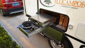 Autocaravana de Lujo Clase C con Conducción Autónoma, RV Compacta con Cocina y Baño Completos para Viajes por Carretera - Product Image 4