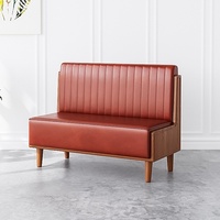 Ensembles de meubles de salle à manger de luxe Simplicity avec banquette canapé, table basse et chaises sur la salle à manger Cafe