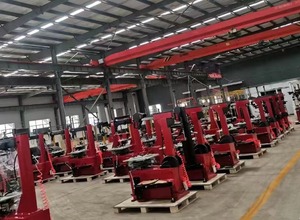 Prix Usine OEM Combiné Démonte-Pneu et Équilibreuse à Vendre, Machine à Changer les Pneus avec Bras d'Assistance Latéral, Machine d'Équilibrage de Roue - Product Image 5