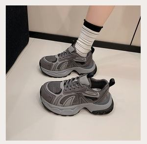 Baskets compensées légères en maille respirante à lacets pour femme, style décontracté, idéales pour l'automne, avec design antidérapant - Product Image 5