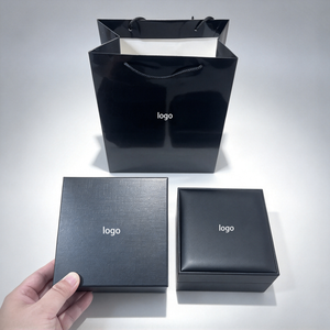 Caja de Reloj Cuadrada Negra con Forro de Gamuza Sintética y Bolsa de Compras con Logotipo para Empaque de Relojes - Product Image 4