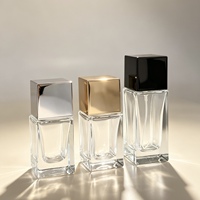 Flacon de parfum géométrique moderne 30/50 ml avec bouchon carré chromé brillant, finition dorée, argentée ou noire, distributeur de parfum