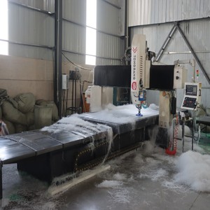 Panneaux en plastique de qualité alimentaire et antistatiques pour les équipements de transformation et les systèmes de convoyage, feuille UHMWPE - Product Image 1