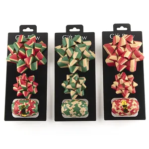 批发条纹设计红色和绿色牛皮纸礼品包装星星蝴蝶结和丝带圣诞节