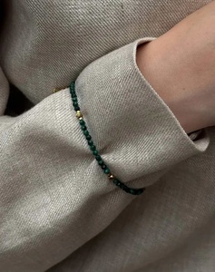 Bracelet pour femme en pierre de malachite avec perles d'espacement en acier inoxydable, fait main, minimaliste, hypoallergénique, inaltérable, résistant à l'eau, cadeau - Product Image 1