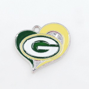 Dijes de Joyería en Forma de Corazón con Logo de Equipo de Fútbol Americano <span class=keywords><strong>NFL</strong></span> para Llaveros al por Mayor - Product Image 4