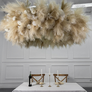 Suministros para bodas, flores colgantes, decoración de hierba de pampa, corona grande de rosas, decoración de centro de mesa para bodas. - Product Image 1