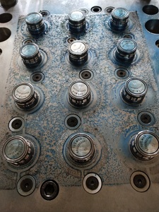 Fabricação Profissional de Novos Moldes de Pré-forma para Garrafas PET com Múltiplas Cavidades para Tampas de Garrafa - Product Image 2