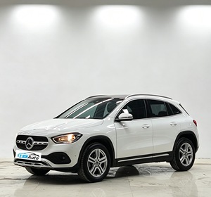 <span class=keywords><strong>Mercedes</strong></span>-Benz GLA180 <span class=keywords><strong>2022</strong></span> : Équipements et Intérieur Luxueux <span class=keywords><strong>SUV</strong></span> avec un intérieur luxueux et sombre - Product Image 1