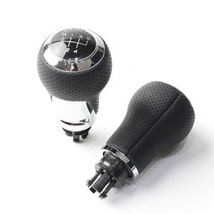 <span class=keywords><strong>Audi</strong></span> <span class=keywords><strong>A3</strong></span> A4 <span class=keywords><strong>S</strong></span> <span class=keywords><strong>Line</strong></span> VW Passat Golf Pommeau de levier de vitesse en cuir 12mm Pièces de voiture Levier de vitesse Bâton Pommeau de levier de vitesse exclusif Poignée de manette de vitesse - Product Image 2