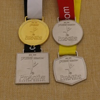 Médaille de football de football en bronze et argent découpé avec ruban au design personnalisé
