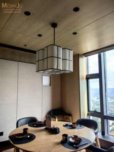 <span class=keywords><strong>Lampadario</strong></span> Moderno Bianco a Tamburo per Ristorante con Paralume <span class=keywords><strong>in</strong></span> <span class=keywords><strong>Tessuto</strong></span>, Lampada a Sospensione Regolabile a LED con Garanzia di 10 Anni per Hall di Hotel - Product Image 2