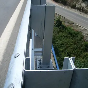 Barreira De Tráfego Galvanizado Rodovia Guardrail Aço Esgrima C Post