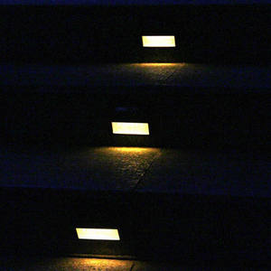 Luce di gradino principale <span class=keywords><strong>solare</strong></span> all'aperto laterale del difensore della scala della superficie del giardino del recinto resistente alle intemperie di plastica impermeabile IP55 di bassa tensione - Product Image 6