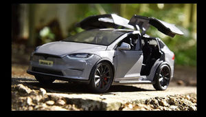 PANDAS 1:24 Modèle réduit de voiture en métal moulé sous pression Produit populaire Son léger <span class=keywords><strong>Tesla</strong></span> <span class=keywords><strong>Model</strong></span> <span class=keywords><strong>X</strong></span> SUV Alliage électrique Jouet en plastique à retirer - Product Image 4