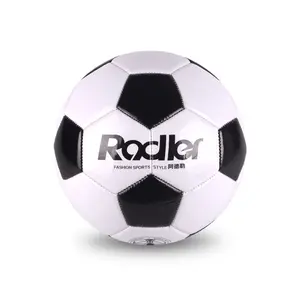 Fabrika özel sağlanan makine dikişli futbol topu, boyutu 4/5 eğitim/oyun futbol, pvc /pu futbol topu top için in/out kapı