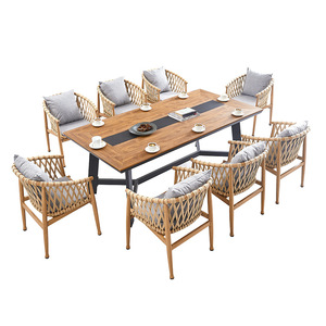 Conjunto de Jardín, Mesa y Sillas de Ratán para Exteriores, 8 Plazas, Resistente a la Intemperie, Diseño Contemporáneo para Patio o Jardín - Product Image 1