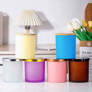 Offre Spéciale – Pot à Bougie en Verre Cylindrique Givré Personnalisable (220ml, 315ml, 430ml) avec Couvercle en Métal ou Bois - Product Image 3