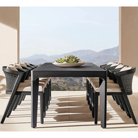 Ensemble de salle à manger d'extérieur moderne en aluminium avec chaises à dossier en corde tressée et table rectangulaire à plateau à lattes pour patio, jardin, villa
