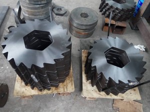 Automatischer Holzhacker mit Doppel welle und Baums chredder Sägemehl brecher Maschine Effizienter Holz brecher mit stark haltbarem Design - Product Image 6