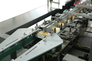 Équipement d'emballage automatique contrôlé par PLC WZTS-130 avec 1 an de garantie - Product Image 3