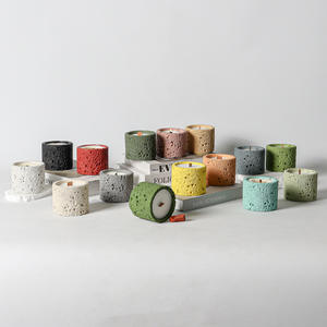 Vela Aromática Artesanal de Cera de Coco en Vaso de Porcelana con Aroma a Postre, No Tóxica, para Navidad y Año Nuevo - Product Image 1