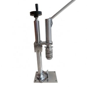 Machine semi-automatique de sertissage de valves de boîtes de conserve par pulvérisation, pour scellage d'aérosols, produits d'aérosol tels que les désodorisants et la peinture en spray - Product Image 2