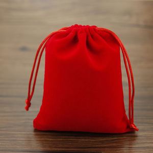 Pochette à bijoux rectangulaire en velours rouge avec logo personnalisé, cordon de serrage, 7x9cm, emballage cadeau portable pour bracelet - Product Image 4