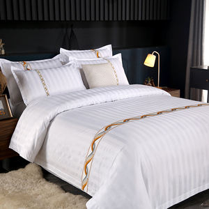 高級マイクロファイバーホテル寝具リネンセットホワイト刺繍フラットベッドシーツカバーカスタムホテル用品 - Product Image 2