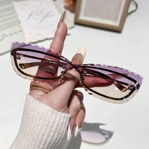 Gafas de Sol de Moda Vintage 2025 con Logotipo Personalizado, Lentes con Degradado, Protección UV400, Sin Montura, Estilo Ojo de Gato para Mujer - Product Image 2