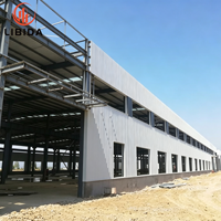 Structure de poutres et colonnes en acier lourd stable, cadre métallique résistant aux intempéries pour divers bâtiments préfabriqués en acier