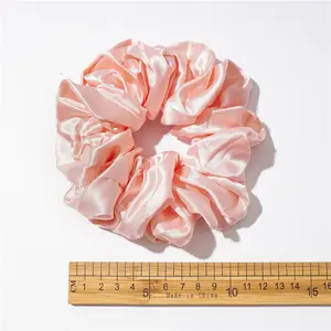 Venta al por mayor caliente de gran tamaño elegante lazos para el cabello de Color sólido tela satinada Pelo elástico Scrunchies para las mujeres